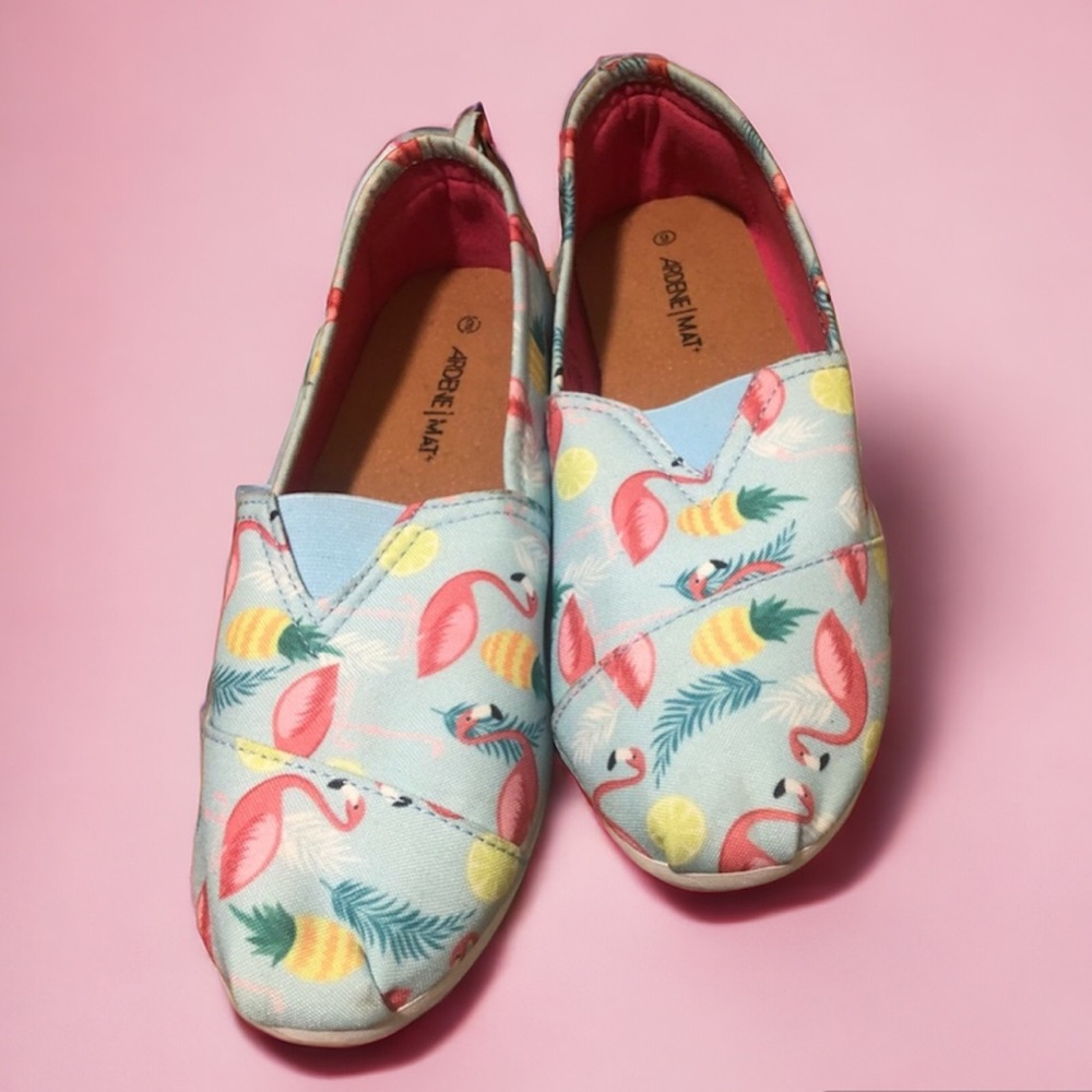 Flamingo & Pineapple Motif light weight canvas shoes Size 9